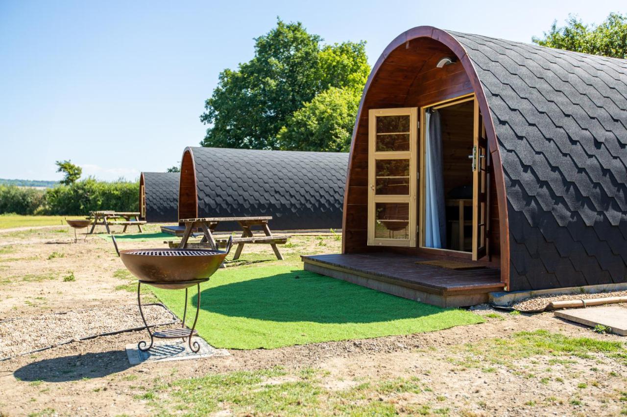 Отель The Woolpack Glamping Мейдстон Экстерьер фото