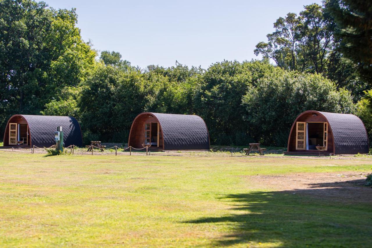 Отель The Woolpack Glamping Мейдстон Экстерьер фото